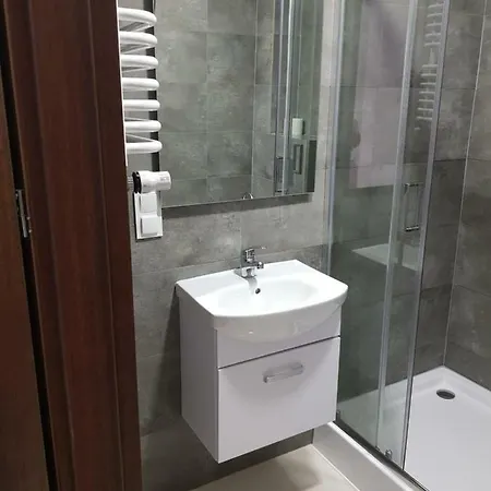 Nad Lomnica 아파트 *